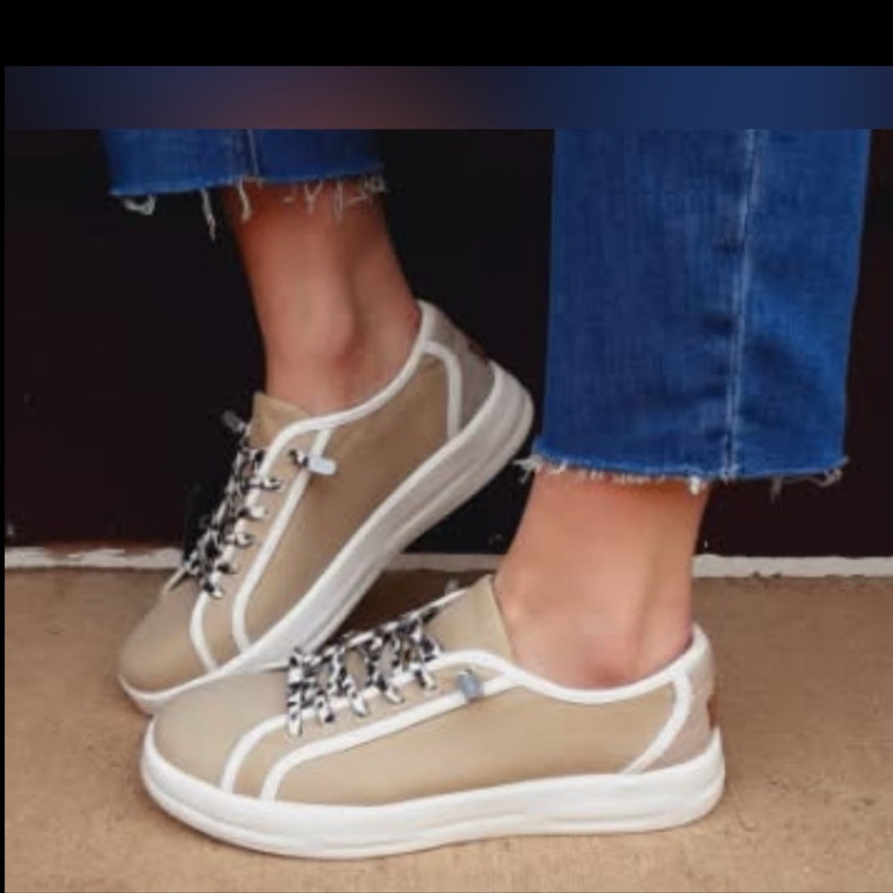 Hey Dude Karina Joy Sneakers Sz 6 Sand Comfort GenX